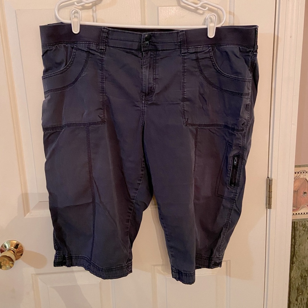Capri pants